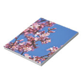 青空に触れる桜の花 ノートパッド (回転)