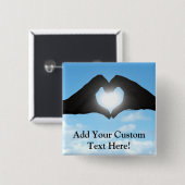 青空のハートの形のシルエットの手 缶バッジ (正面&裏面)