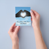 青空のハートシェイプのシルエット チラシ (手)