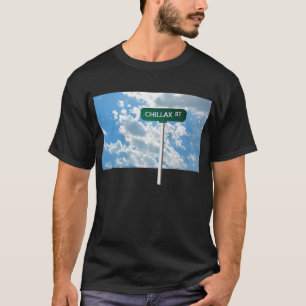 青空のパーソナライズな一流の道の道路標識 Tシャツ