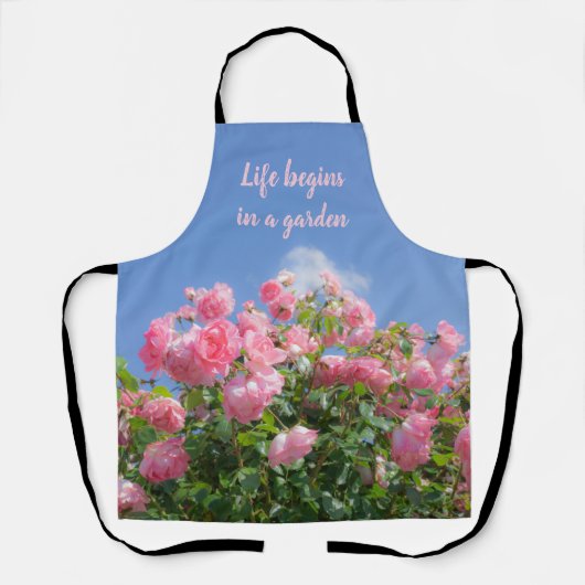 青空の下のピンクのバラの茂みカスタム、 エプロン (正面)