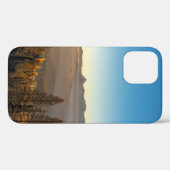 青空の下の山の緑の松 Case-Mate iPhoneケース (裏面 (横))