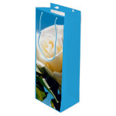 青空の下の白いバラ ワインギフトバッグ (正面アングル)