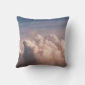 青空の下の白い雲 クッション (裏面)