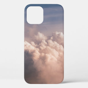 青空の下の白い雲 iPhone 12ケース