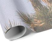 青空の下の緑と茶色の木 ラッピングペーパー (ロールコーナー)