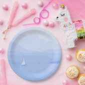 青空の湖に浮かぶ白い帆船 ペーパープレート (パーティー)
