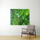 青空の緑の葉色の枝の天蓋 タペストリー (インサイチュ(横))