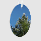 青空の雪ひっくり返された松の木 オーナメント (正面)