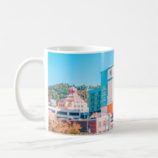 青空下の茶白色建物 コーヒーマグカップ (左)