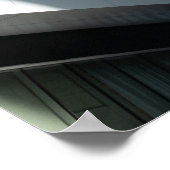 青空D下の白黒コンクリート建物 ポスター (角)