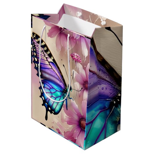 青素晴らしい蝶とピンクの花 ミディアムペーパーバッグ (裏面アングル)