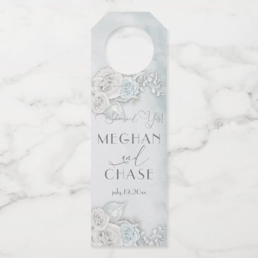 青素晴らし淡い色のと白のバラ ボトルネックタグ (正面)