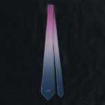 青紫色の夜空モノグラグラデーションム ネクタイ<br><div class="desc">ダックブルーとミュート紫の夜空グラデーションは、夜のアウトに完璧なネクタイである。オプションカスタムのモノグラム。</div>