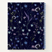 青紫色の野かわいらし花花柄 ノートブック (裏面)