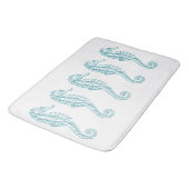 青緑の熱帯タツノオトシゴの青いビーチのテーマ バスマット (アングル)