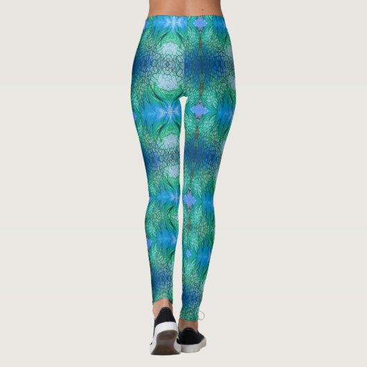 青緑の鮮やかでカラフルなスネークスキンのレギンス レギンス (裏面)