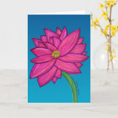 青背景のフクシアピンクの花 カード (黄色い花)