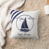 青航海の帆帆船シルエット遠くに/帆/海軍 クッション (ブランケット)