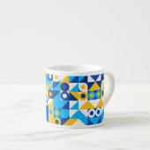 青色から黄色のシームレスなトレンディーパターンの図形 エスプレッソカップ (正面右)