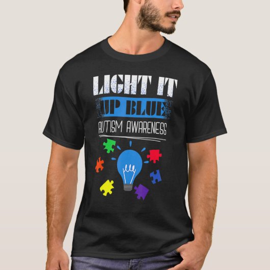 青色に光らせよう 自閉症啓発月間 パズルのピース Tシャツ (正面)