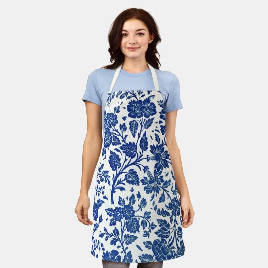 青色花柄 エプロン (着用した状態)