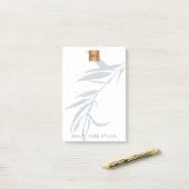 青色葉金属金ゴールド銅モノグラムの ポストイット (デスク上)