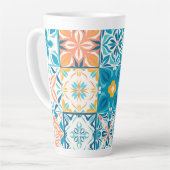 青華美色とオレンジ色のタイル カフェラテマグ (左アングル)