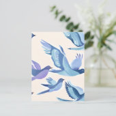 青飛んでいる鳥 | 水モダン色 ポストカード (スタンド正面)