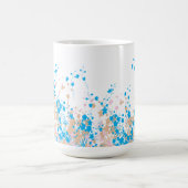 青魅力的とピンクの花の配列 コーヒーマグカップ (中央)