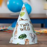 青2野生2番目の誕生日ジャングル動物 パーティーハット<br><div class="desc">サファリ祝ーをテーマにした誕生日パーティーコーンハットをテーマにした特別な「2つのワイルド」誕生日で、ジャングルの動物をテーマにしたお祝いに楽しい追加。これらの帽子魅力的は、緑豊かな熱帯のイラストに囲まれた可愛い赤ん坊の動物の水の色の葉touchを特徴とし、あなたのイベントに荒野の冒険のをもたらす。白、青、ネイビーブルーのパレットでデザインされたこの帽子は、サファリやジャングルデコクールーを補完する穏やかな配色を提供する。それぞれの帽子は完璧なチョコレートの恩恵であり、誕生日のアクセサリーのおもしろいとトリートメントの甘さを組み合わせユニークて、小さなお客様にとって思い出に残る贈り物である。</div>
