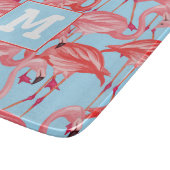 青|の明るいピンクのフラミンゴはあなたのイニシャルを加えます カッティングボード (角)