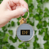 青/白のキーストライプチェーン キーホルダー (手)