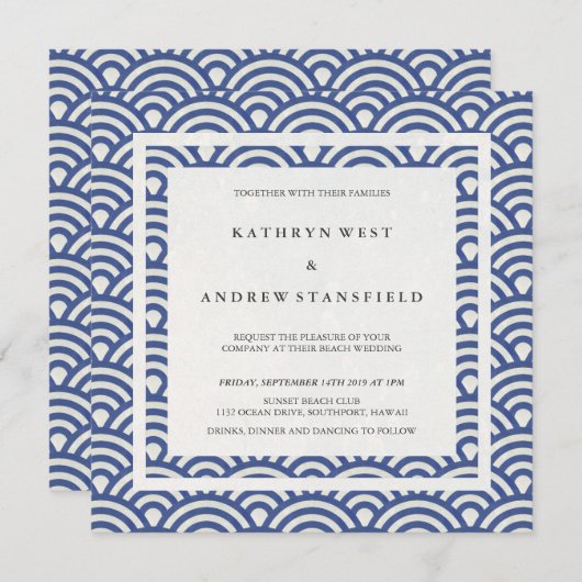 青+白の様式化された波のエレガントビーチ結婚式 招待状 (正面/裏面)