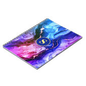 青、紫、赤紫の液体インク、モノグラム ノートブック (左側)