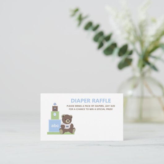 青&緑テディベア赤ちゃんシャワーおむつラッフル エンクロージャーカード (スタンド正面)