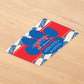 青、赤、白の絵柄の卒業式フロステッド アクリル招待状 (レイダウン)