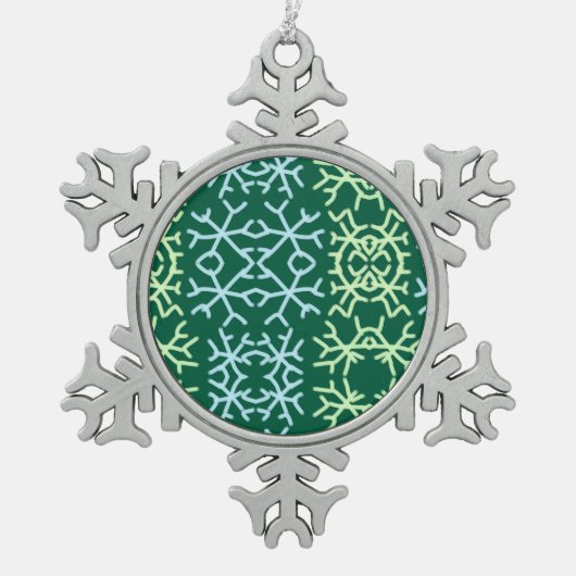 青gr雪片クリスマスパターン雪のパターン スノーフレークピューターオーナメント (正面)