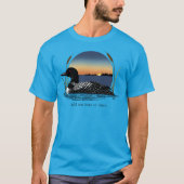 静かなアオガモの夕焼けブルーの野生生物の湖 Tシャツ (正面)