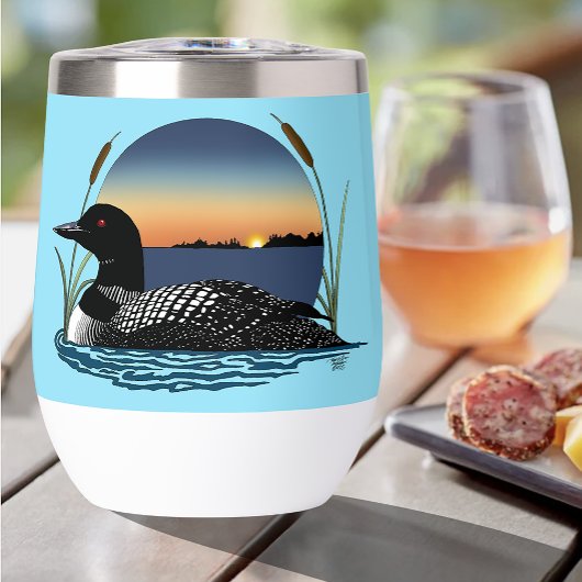 静かなアオガモの夕焼けブルー野生生物湖
