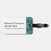 静かなサファリタペストリーパターン – ザホワイトロータス ラゲッジタグ (裏面横)