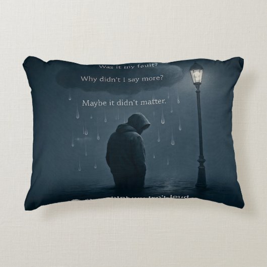 静かなスパイラル – 現実的な考え過ぎのティー アクセントクッション (正面)