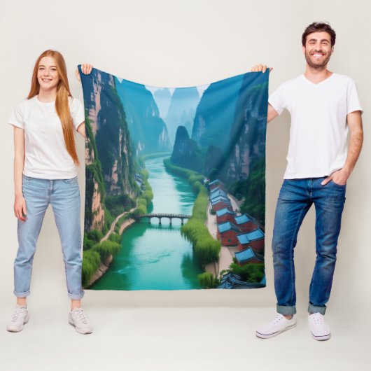 静かなトレイルのスロー – エメラルドウォーターズ&マウンテン フリースブランケット (インサイチュ)