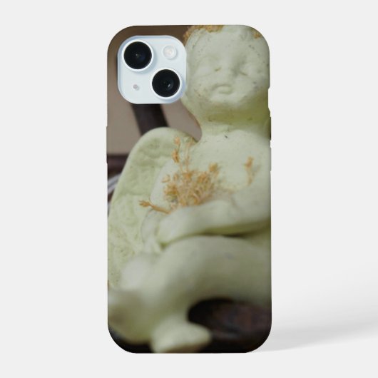 静かな天使の休息 iPhone 15ケース (裏面)