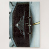 静かな強さ: 第37戦術戦闘航空団のF-117A ジグソーパズル (縦)