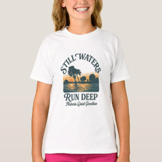 静かな水は深い – 自然の風景 Tシャツ