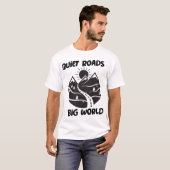 静かな道 大きな世界 ソロトラベル Tシャツ (正面フル)