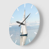 静かな鏡の海の湾 ラージ壁時計 (傾斜)
