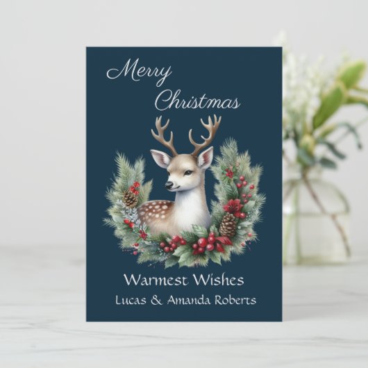 静かな鹿、ホーリーの花輪を纏い、濃い青を背景に シーズンカード (スタンド正面)