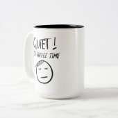 静かな – コーヒーの時間のマグカップ ツートーンマグカップ (正面左)